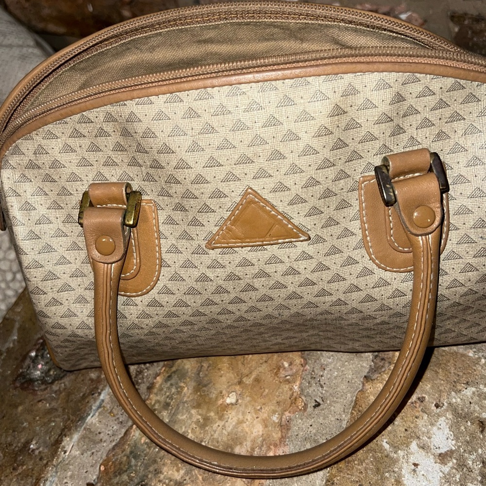 Elegant Tan and Brown Handbag